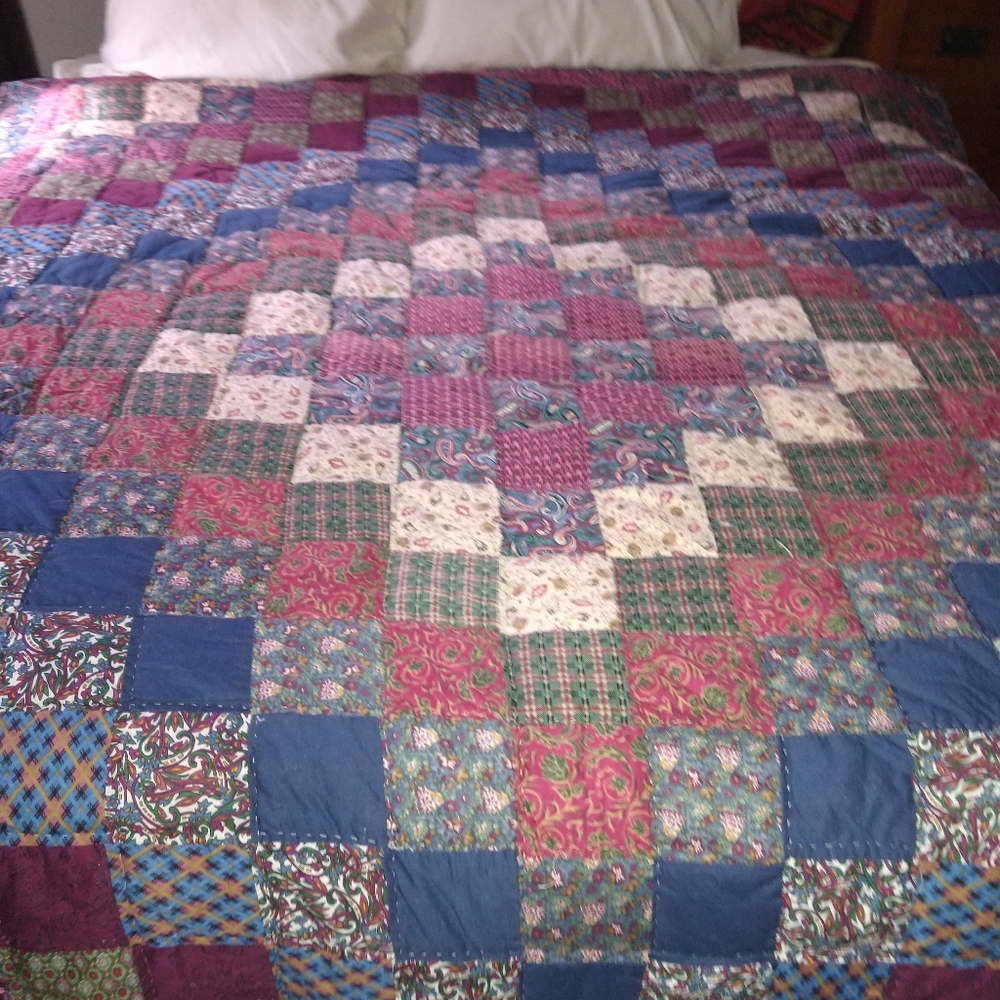 Full/Queen Quilts in excellent shape